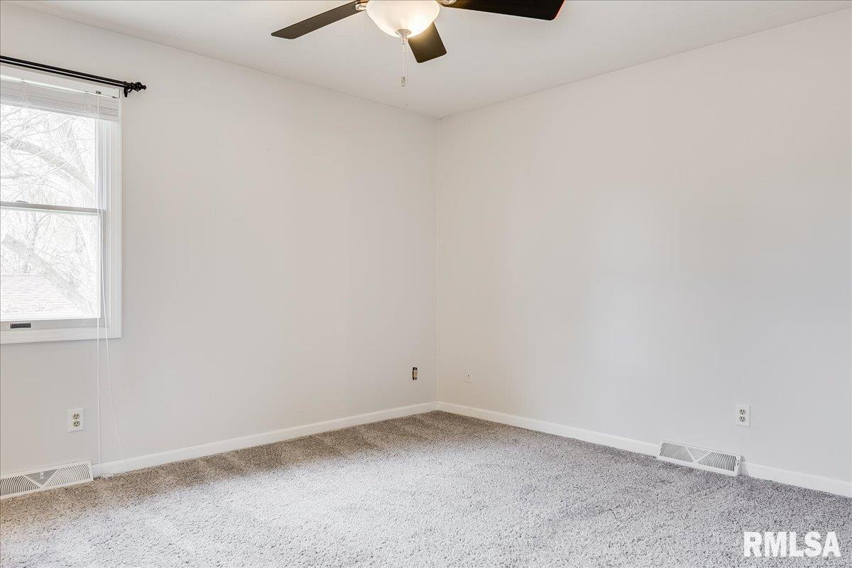 11 Taft Drive Rochester, IL 62563 - Photo 21 of 32