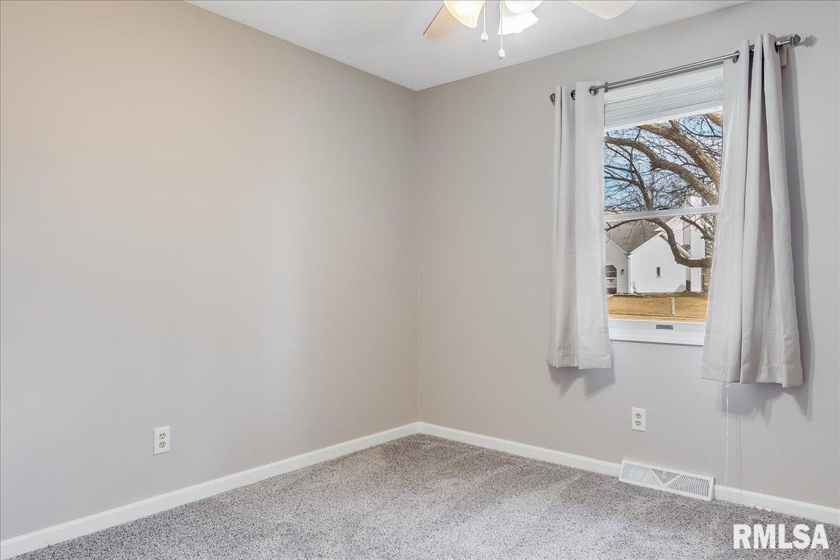 11 Taft Drive Rochester, IL 62563 - Photo 24 of 32