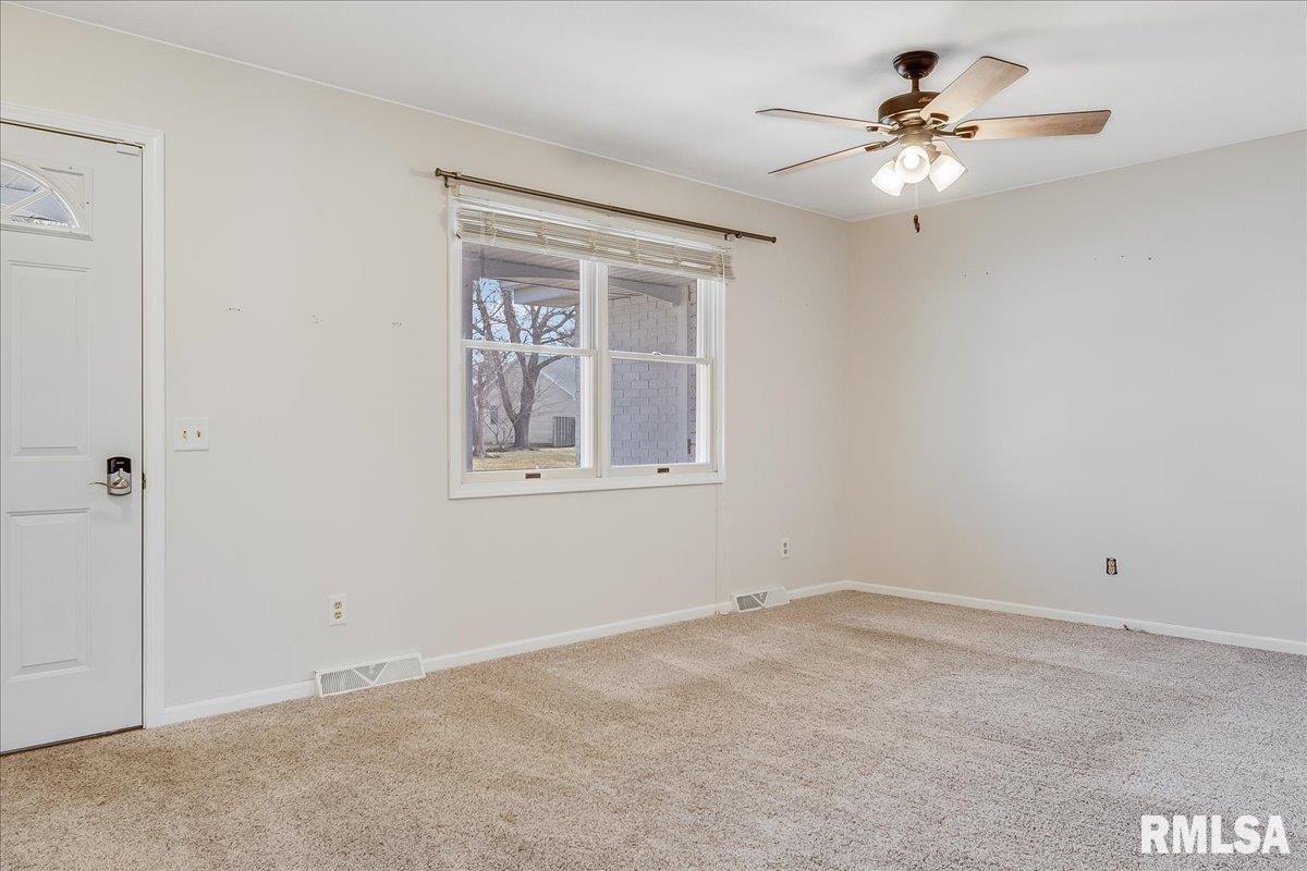 11 Taft Drive Rochester, IL 62563 - Photo 5 of 32