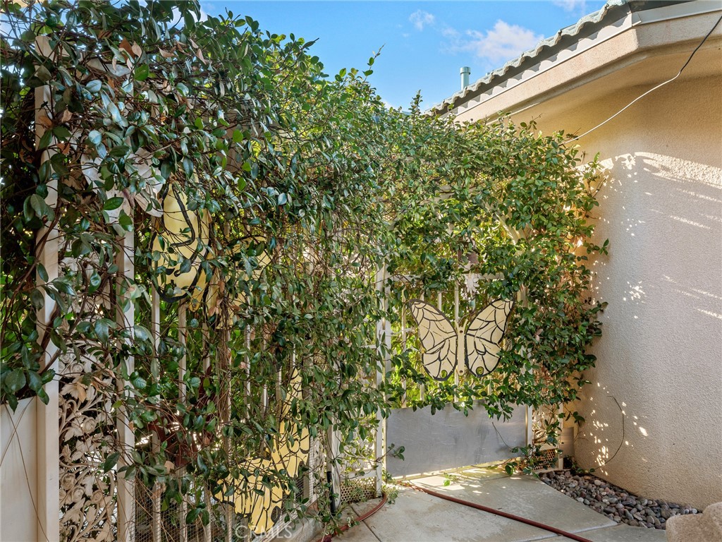 7139 Foley Road Oak Hills, CA 92344 - Photo 63 of 72 a view of outdoor space and garden