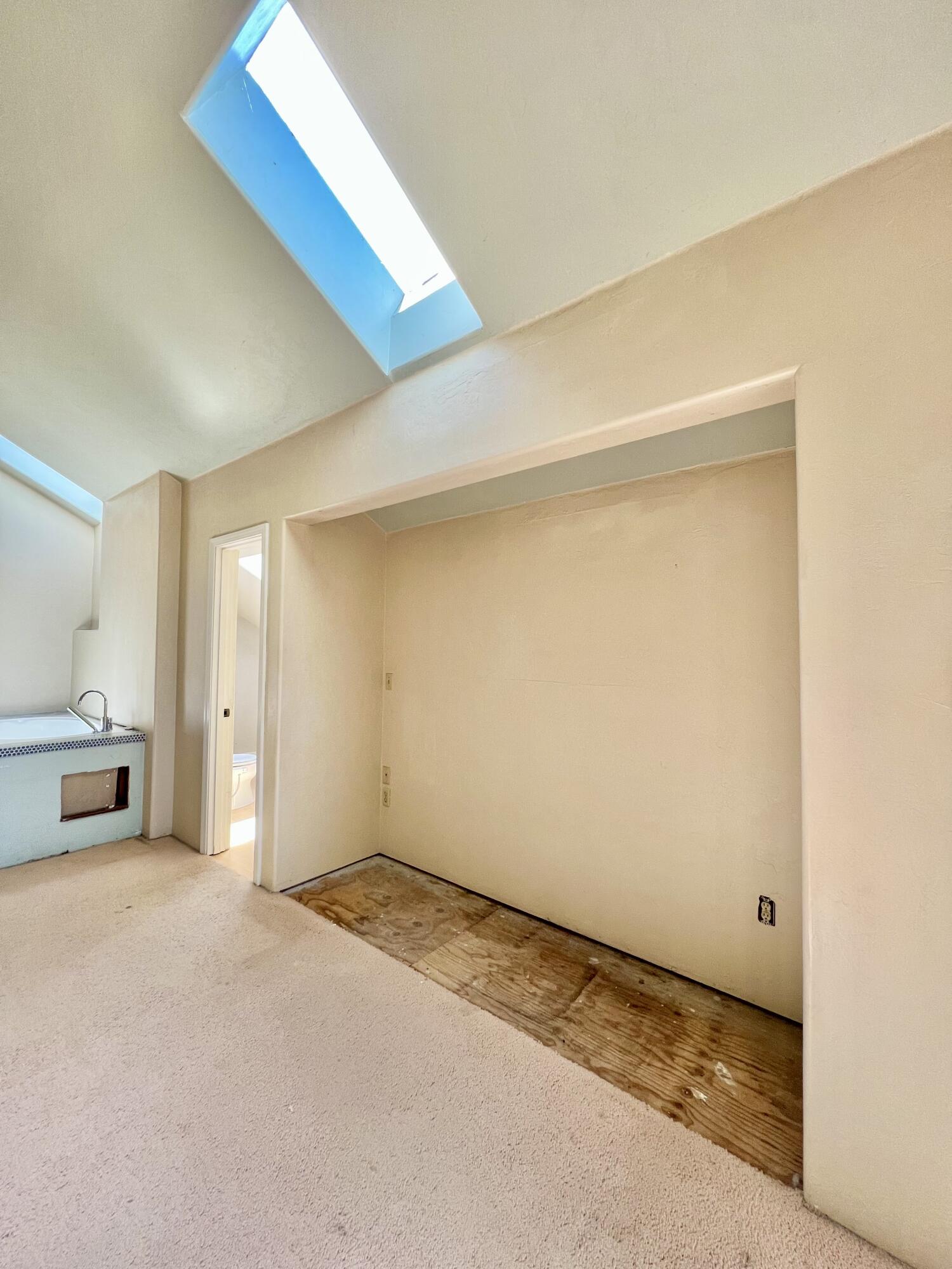 955 Spring Road Whitethorn, CA 95589 - Photo 4 of 74