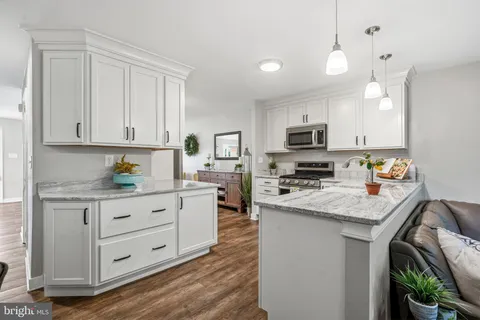 $459,000 | 221 Cambridge Circle, Unit 113, Kennett Square, PA 19348