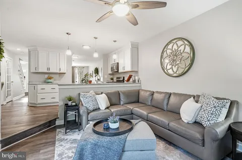 $459,000 | 221 Cambridge Circle, Unit 113, Kennett Square, PA 19348