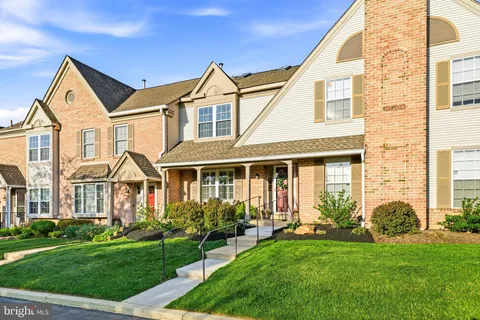 $459,000 | 221 Cambridge Circle, Unit 113, Kennett Square, PA 19348