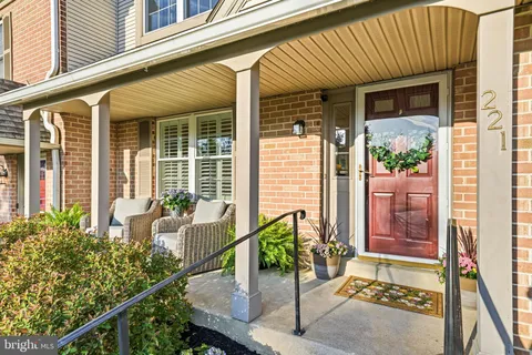 $459,000 | 221 Cambridge Circle, Unit 113, Kennett Square, PA 19348