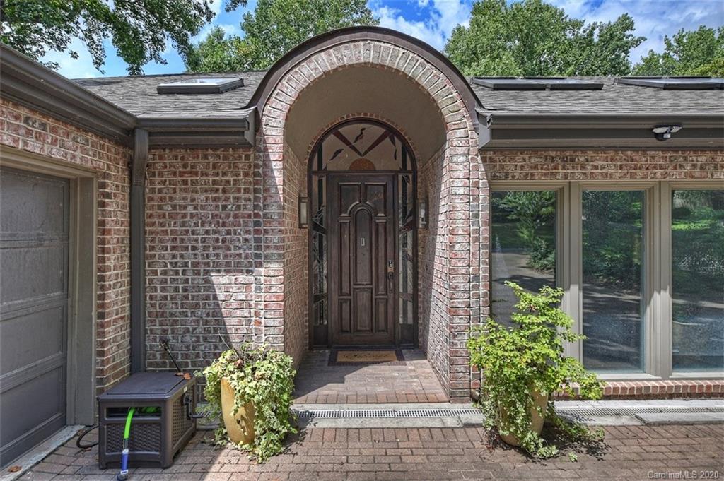 10 Sunrise Point Road Lake Wylie, SC 29710 - Photo 2 of 44 Gallery Image 2