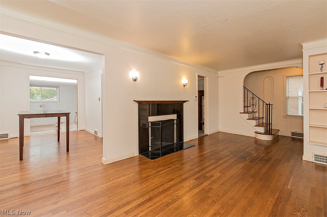 4434 Baintree Road Cleveland, OH 44118 - Photo 8 of 31