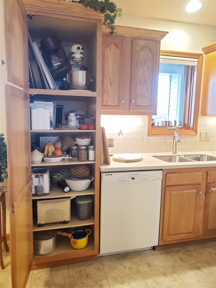 1600 Lauria Road Kawkawlin, MI 48631 - Photo 8 of 23 Gallery Image 8