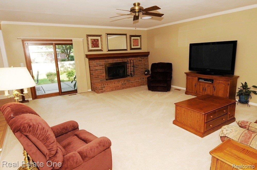 25390 Wykeshire Road Farmington, MI 48336 - Photo 8 of 16 Family Room with Fireplace