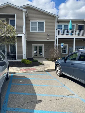 $2,000 | 401 Bluestone Court, Unit 202, Maybrook, NY 12543