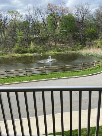 $2,000 | 401 Bluestone Court, Unit 202, Maybrook, NY 12543