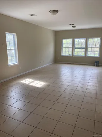 $2,000 | 401 Bluestone Court, Unit 202, Maybrook, NY 12543
