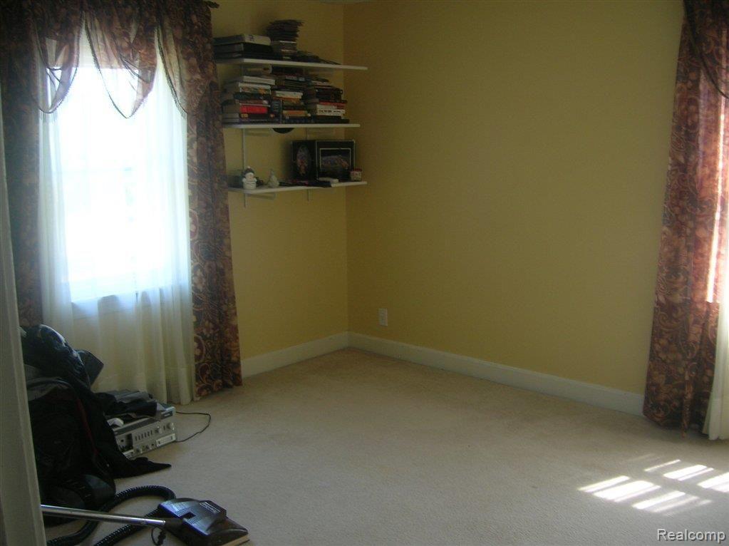 777 Roslyn Road Grosse Pointe, MI 48236 - Photo 13 of 14 DSCN1386.JPG