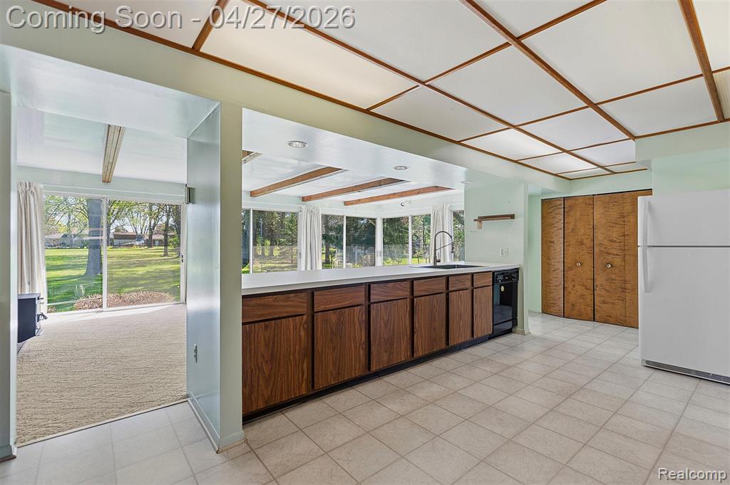 38210 Radde Street Clinton Township, MI 48036 - Photo 8 of 35 Gallery Image 8