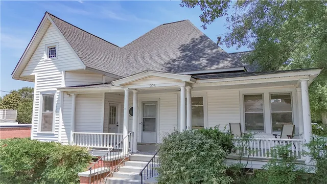 $289,900 | 206 West North 1st Street, Seneca, SC 29678