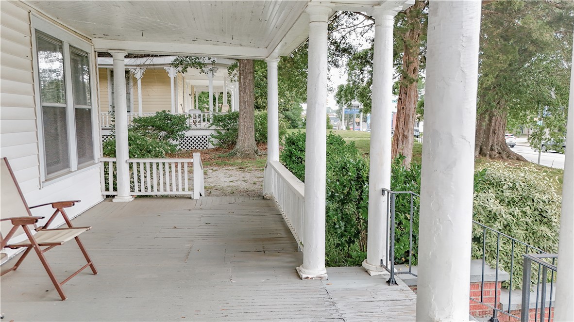 206 West North 1st Street Seneca, SC 29678 - Photo 3 of 38