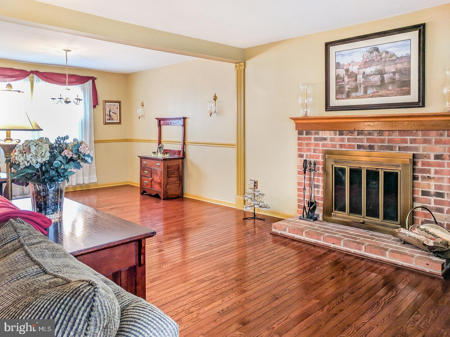 5 Bunker Hill Road New Castle, DE 19720 - Photo 5 of 22 Living Room