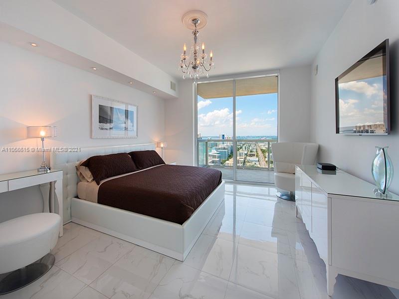 450 Alton Road, Unit 3306 Miami Beach, FL 33139 - Photo 7 of 24