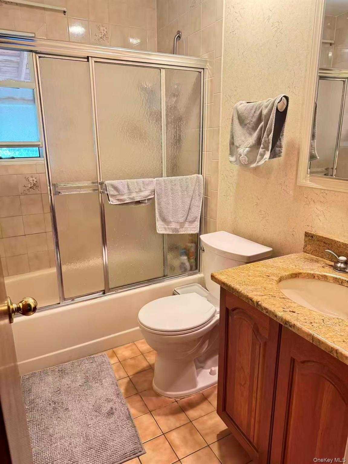28 Wensley Road Plainview, NY 11803 - Photo 11 of 13