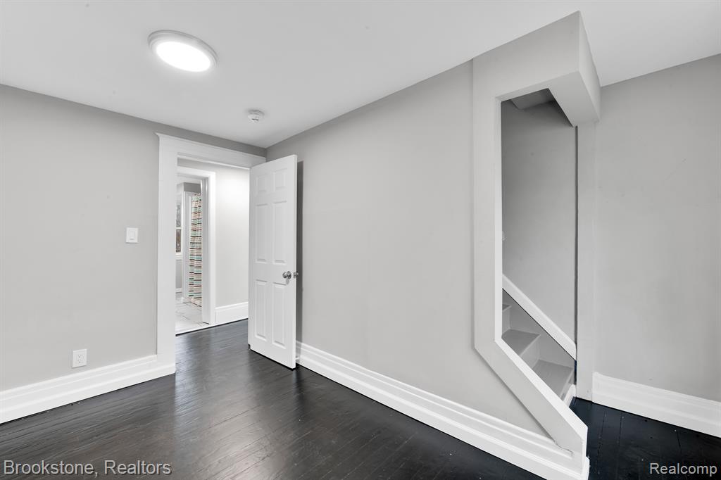 47 Summit Street Pontiac, MI 48342 - Photo 18 of 33 Gallery Image 18