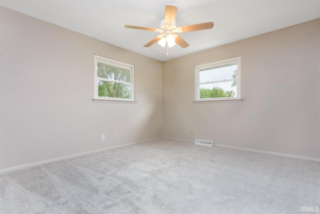 4236 Midway Road Elkhart, IN 46517 - Photo 9 of 27