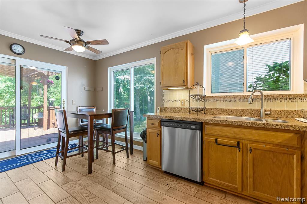 1556 Dunston Road Canton, MI 48188 - Photo 17 of 32