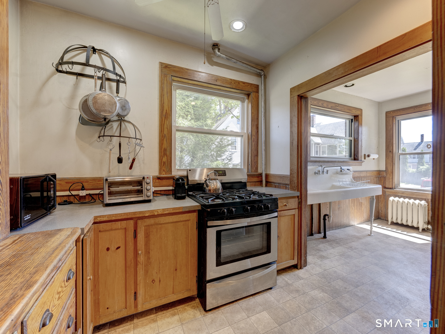 81 Chestnut Street Windham, CT 06226 - Photo 12 of 40