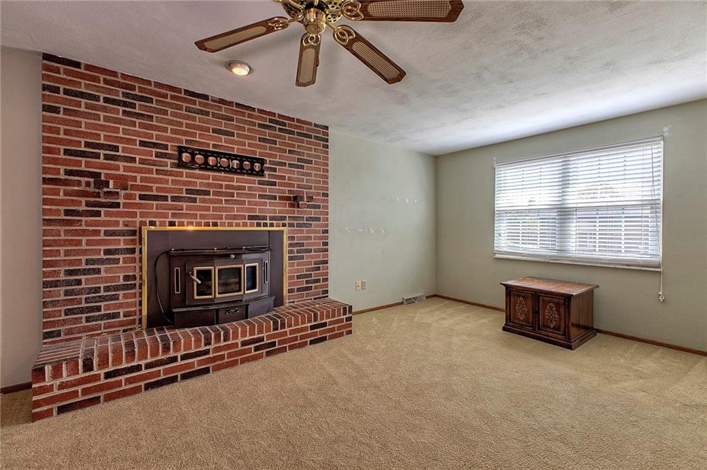 21 Rizzi Drive Irwin, PA 15642 - Photo 8 of 34 Gallery Image 8