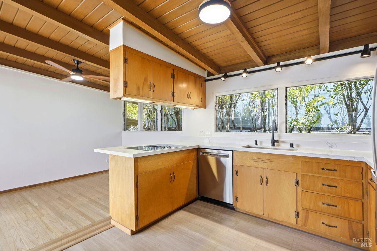 29 Windsor Avenue San Rafael, CA 94901 - Photo 12 of 51