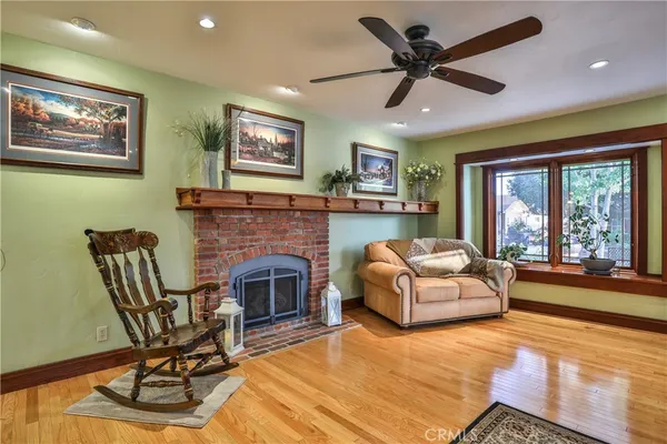 $1,275,000 | 427 Oakdale Drive, Claremont, CA 91711