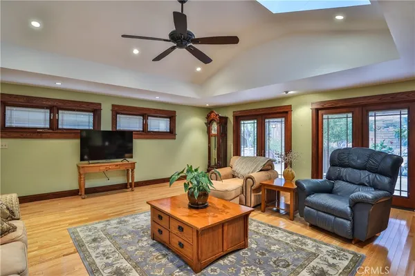 $1,275,000 | 427 Oakdale Drive, Claremont, CA 91711