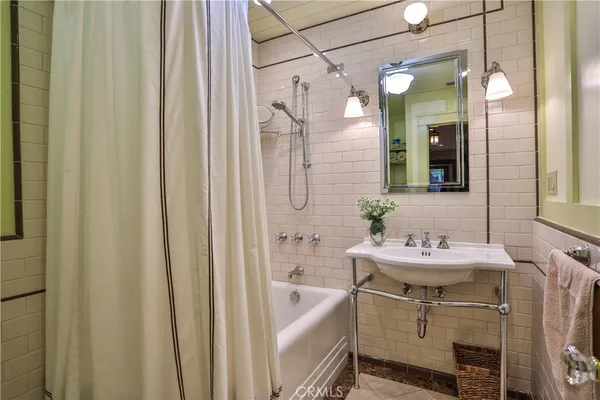 $1,275,000 | 427 Oakdale Drive, Claremont, CA 91711