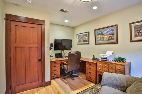 $1,275,000 | 427 Oakdale Drive, Claremont, CA 91711