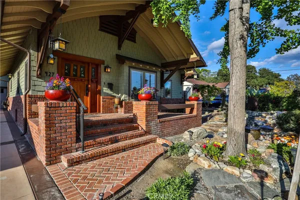 $1,275,000 | 427 Oakdale Drive, Claremont, CA 91711