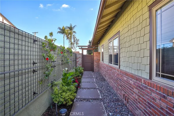 $1,275,000 | 427 Oakdale Drive, Claremont, CA 91711