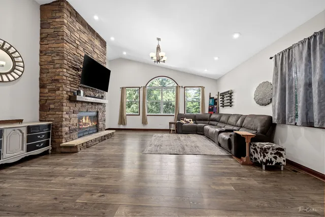 $400,000 | 5765 Muskie Trail, Morris, IL 60450