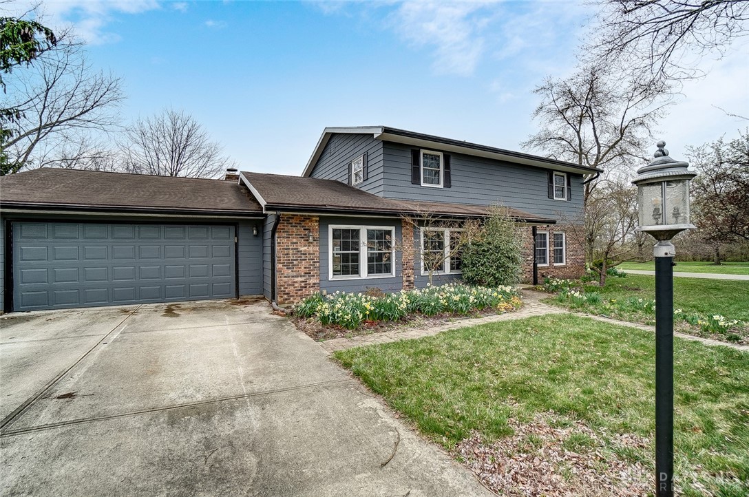 5200 Honeyleaf Way Riverside, OH 45424 - Photo 3 of 59