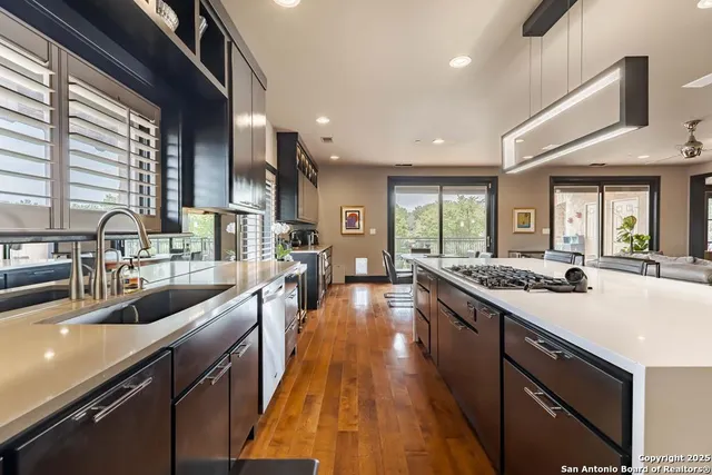 $939,000 | 521 Guadalupe Street, Unit 1101, Kerrville, TX 78028