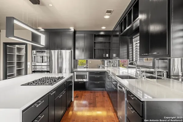 $899,000 | 521 Guadalupe Street, Unit 1101, Kerrville, TX 78028