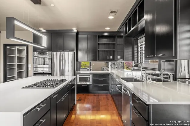 $939,000 | 521 Guadalupe Street, Unit 1101, Kerrville, TX 78028