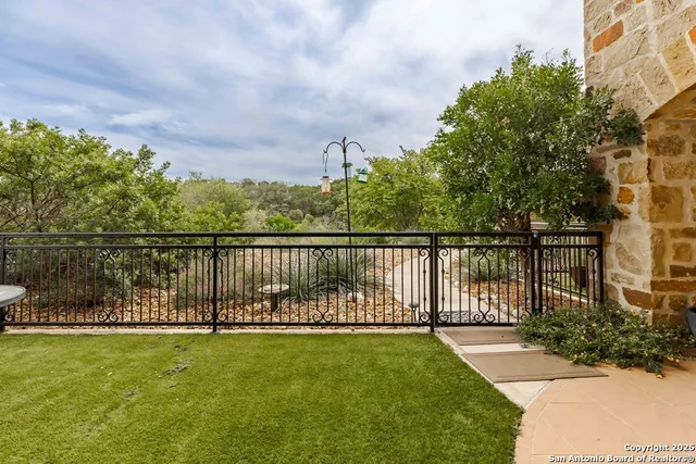 $939,000 | 521 Guadalupe Street, Unit 1101, Kerrville, TX 78028