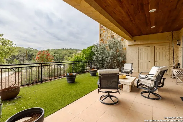 $939,000 | 521 Guadalupe Street, Unit 1101, Kerrville, TX 78028