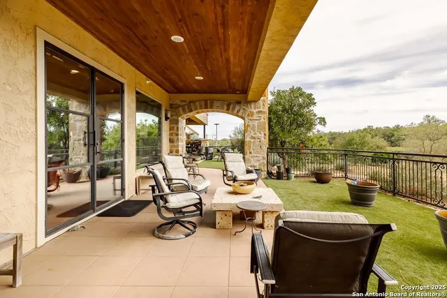 $939,000 | 521 Guadalupe Street, Unit 1101, Kerrville, TX 78028