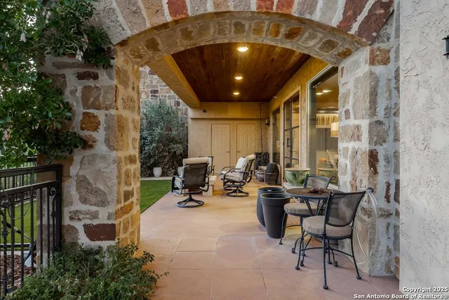 $939,000 | 521 Guadalupe Street, Unit 1101, Kerrville, TX 78028