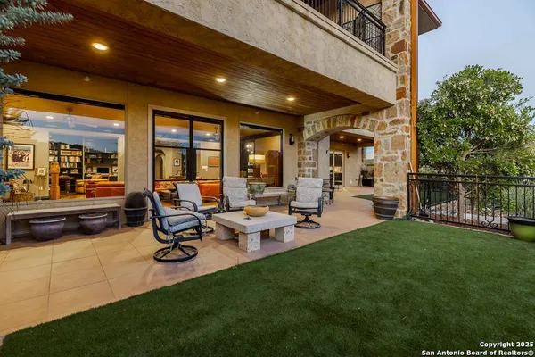 $899,000 | 521 Guadalupe Street, Unit 1101, Kerrville, TX 78028