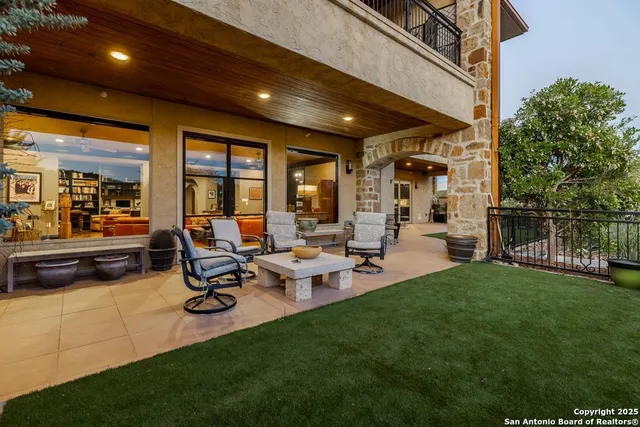 $939,000 | 521 Guadalupe Street, Unit 1101, Kerrville, TX 78028