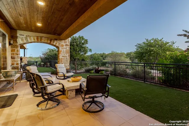 $939,000 | 521 Guadalupe Street, Unit 1101, Kerrville, TX 78028