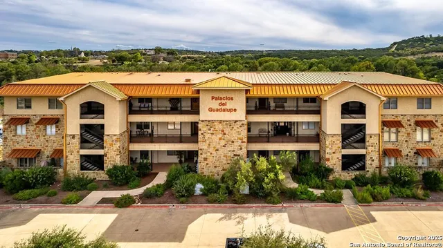 $939,000 | 521 Guadalupe Street, Unit 1101, Kerrville, TX 78028