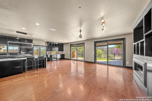 $939,000 | 521 Guadalupe Street, Unit 1101, Kerrville, TX 78028