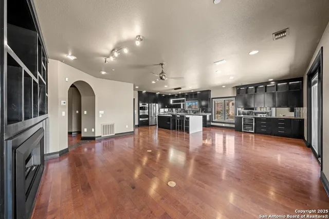 $939,000 | 521 Guadalupe Street, Unit 1101, Kerrville, TX 78028